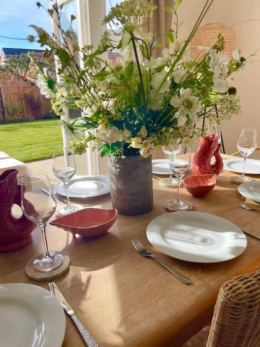 Stunning! Beautiful Contemporary Property In Holt, Norfolk 홀트 외부 사진