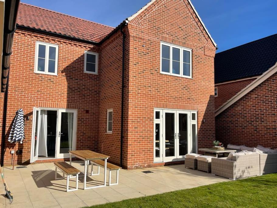 Stunning! Beautiful Contemporary Property In Holt, Norfolk 홀트 외부 사진